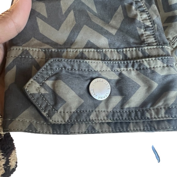 LORNA JANE BLACK WINDBREAKER ANIRAK JACKET AZTEC PRINT SIZE SMALL - Picture 3 of 10